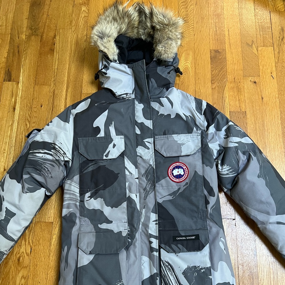 Canada Goose Gray & Black Camouflage Parka with Fur Trim Hood - Picture 2 of 16